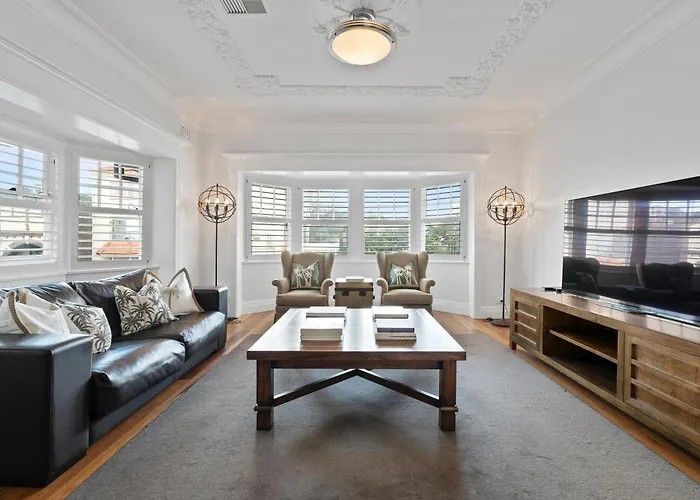 The Bay Retreat - Neutral Bay