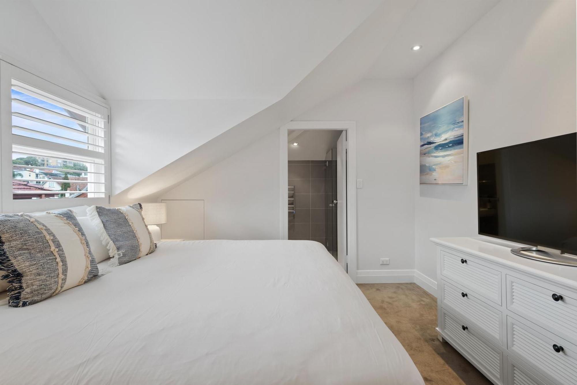 The Bay Retreat - Neutral Bay Apartment *