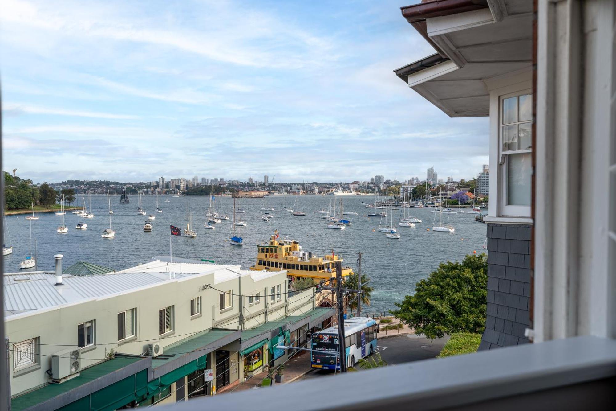 The Bay Retreat - Neutral Bay Apartment *