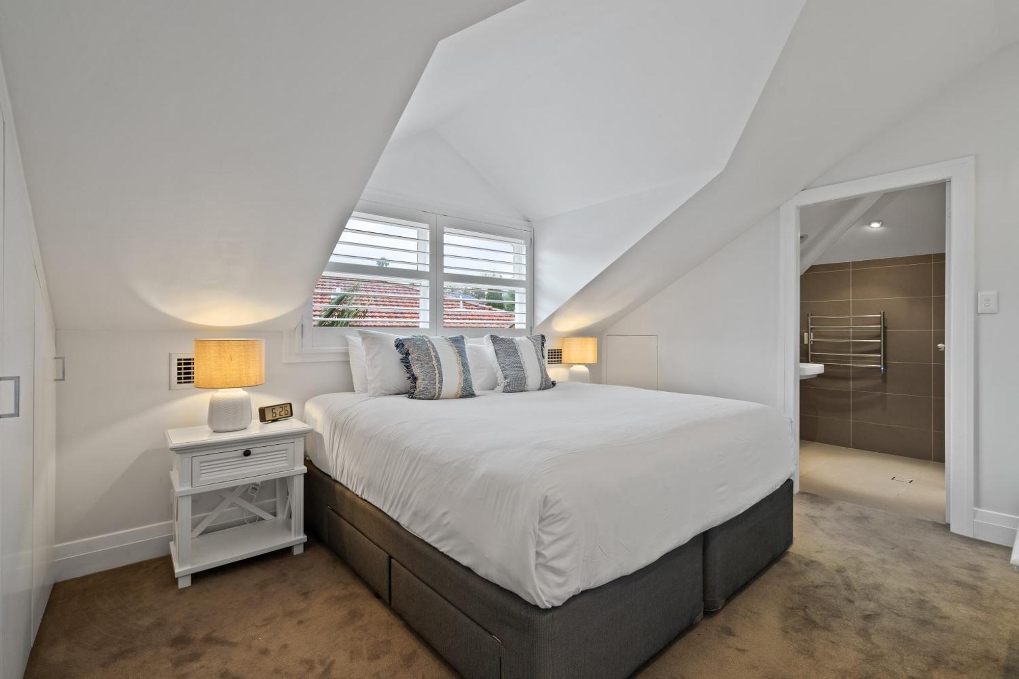 The Bay Retreat - Neutral Bay * Sydney